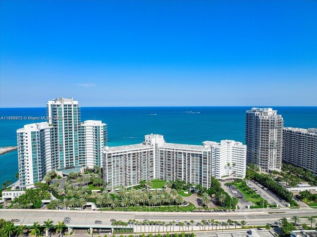 Foto del edificio - 10275 Collins Ave
