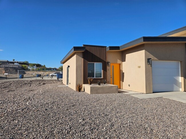 Building Photo - 181 Hacienda Loop