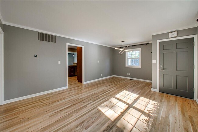 Building Photo - Adorable Corner Lot Home in North End