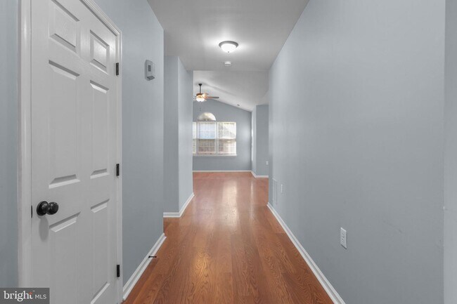 Foto del edificio - 61 Bluebonnet Rd