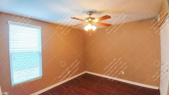 Building Photo - 1 br, 1 bath Townhome - 113 Rush Hvn C C