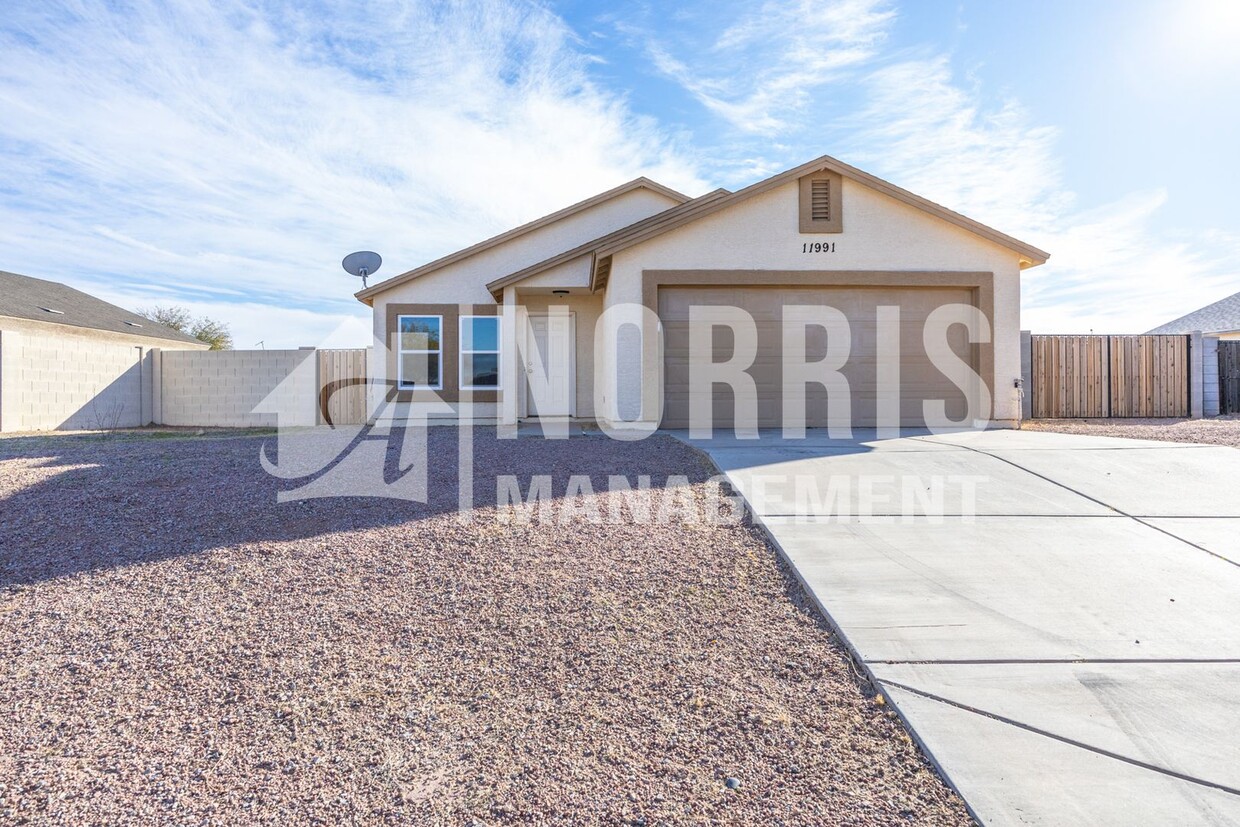 Foto principal - Beautiful Home in Arizona City for Rent