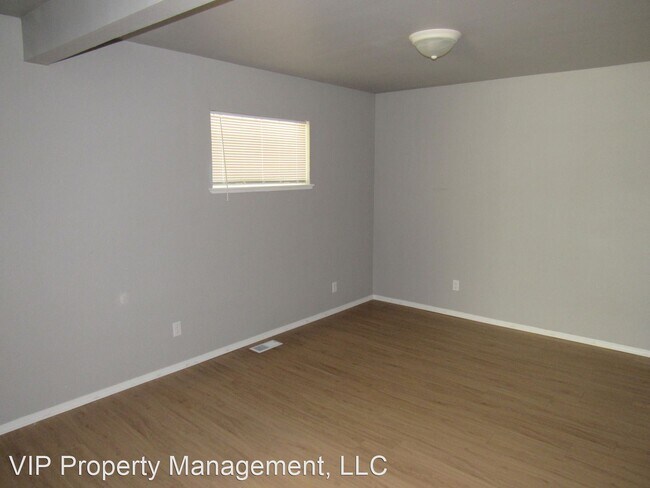 Building Photo - 2 br, 2.5 bath House - 107 E Homestead Ave