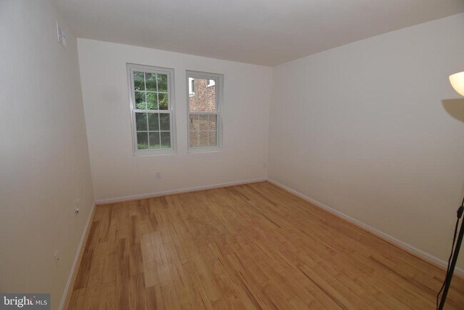 Foto del edificio - 1806 Key Blvd