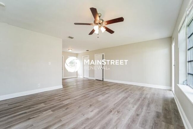 Building Photo - 3 Bedroom Pet-Friendly Home in Fort Lauder...