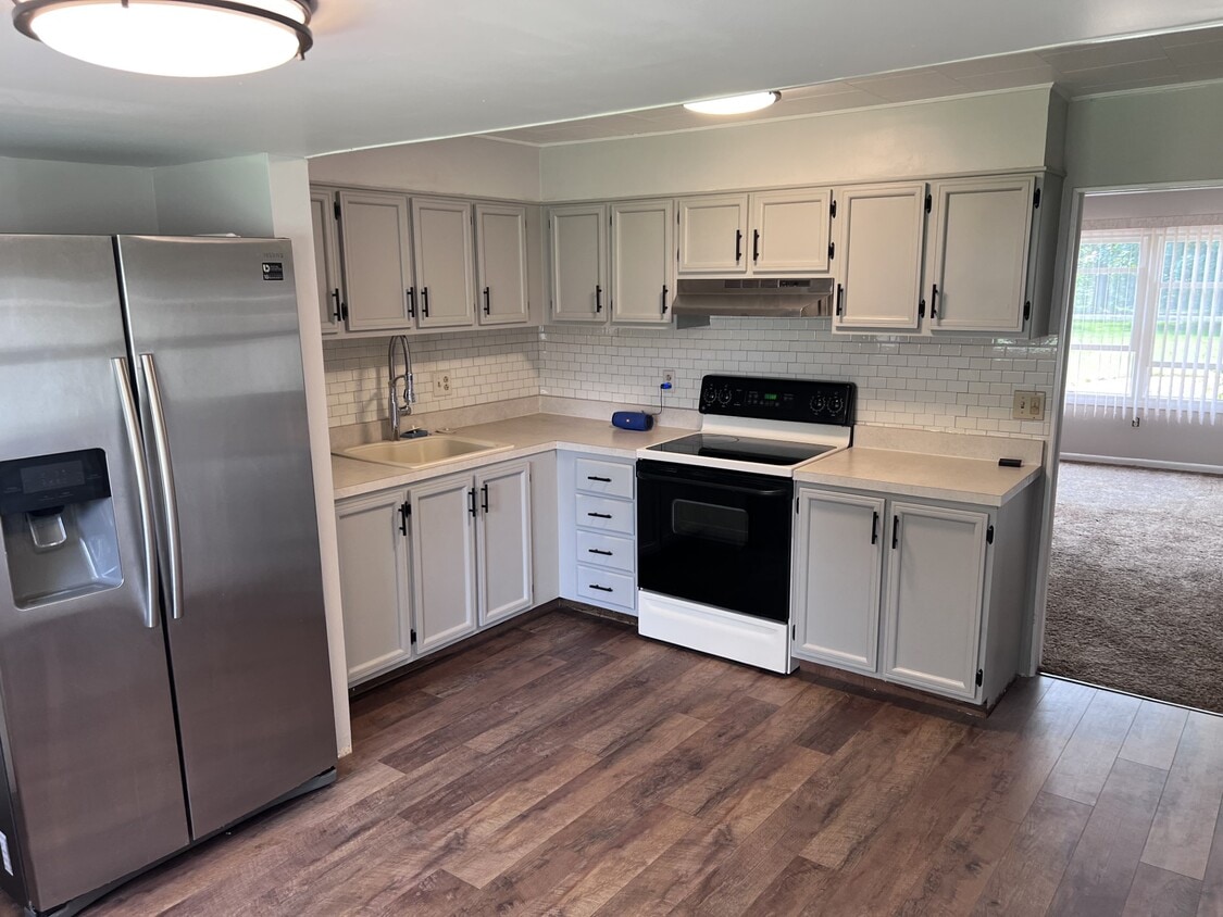 1073 Mulberry St, Montoursville, PA 17754 House Rental in