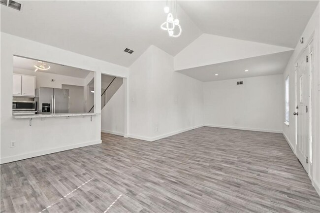 Foto del edificio - 6017 Mission Hills Ct
