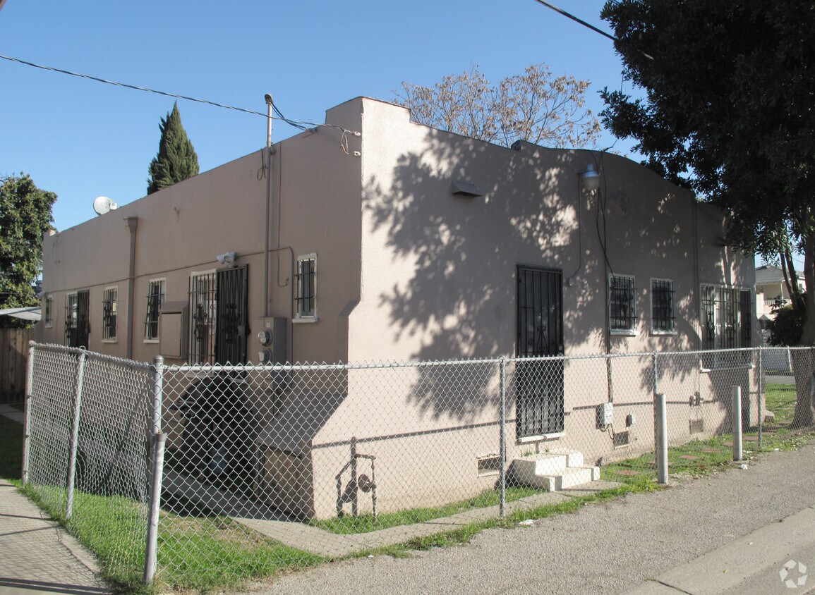 Building Photo - 411 N Spring Ave