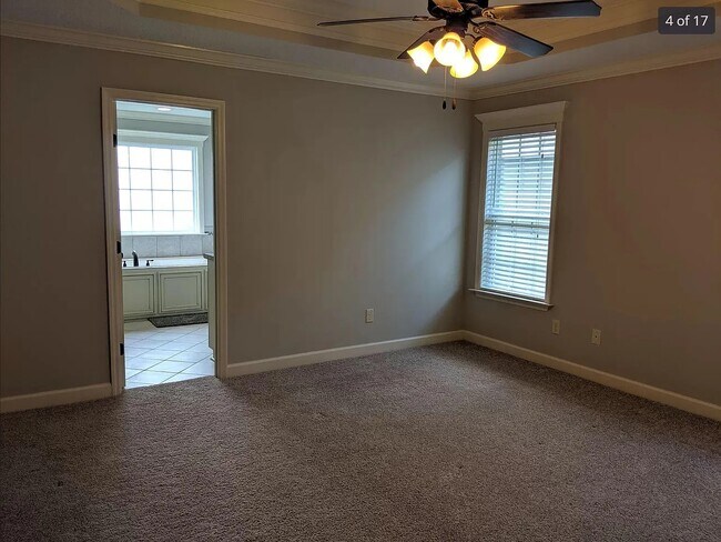 Building Photo - 4091 Cottage Heights Rd