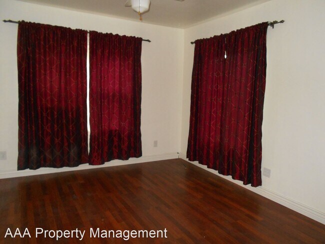 Building Photo - 2 br, 1 bath House - 3005 W. Hazel St
