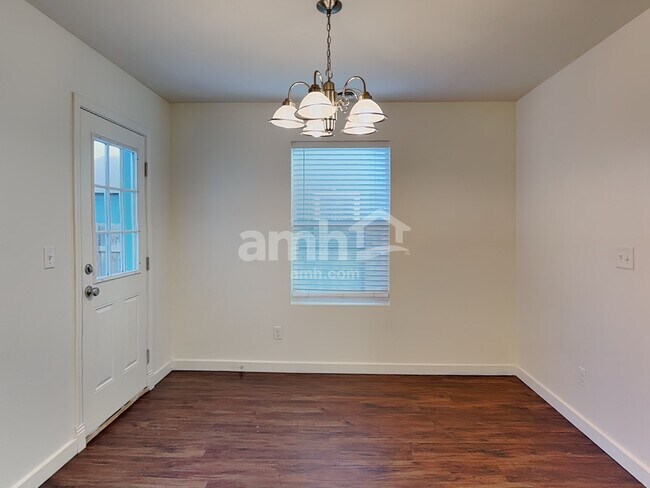 Foto del edificio - 96 W White Sands Dr