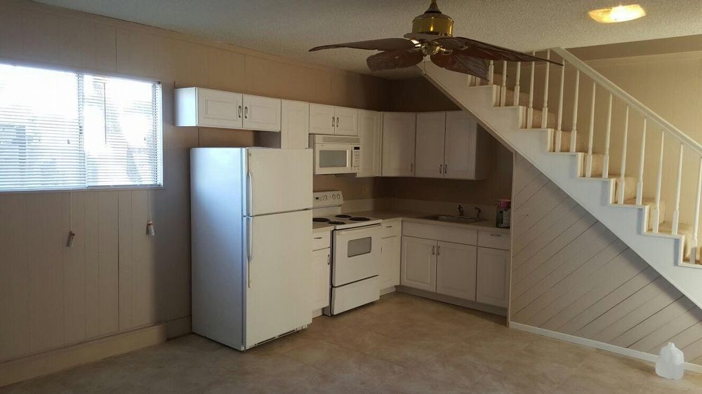 Primary Photo - 325 Revere Dr