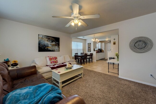 Building Photo - AUGUST PRE-LEASE!  Beautiful 3 Bed, 3.5 Ba...