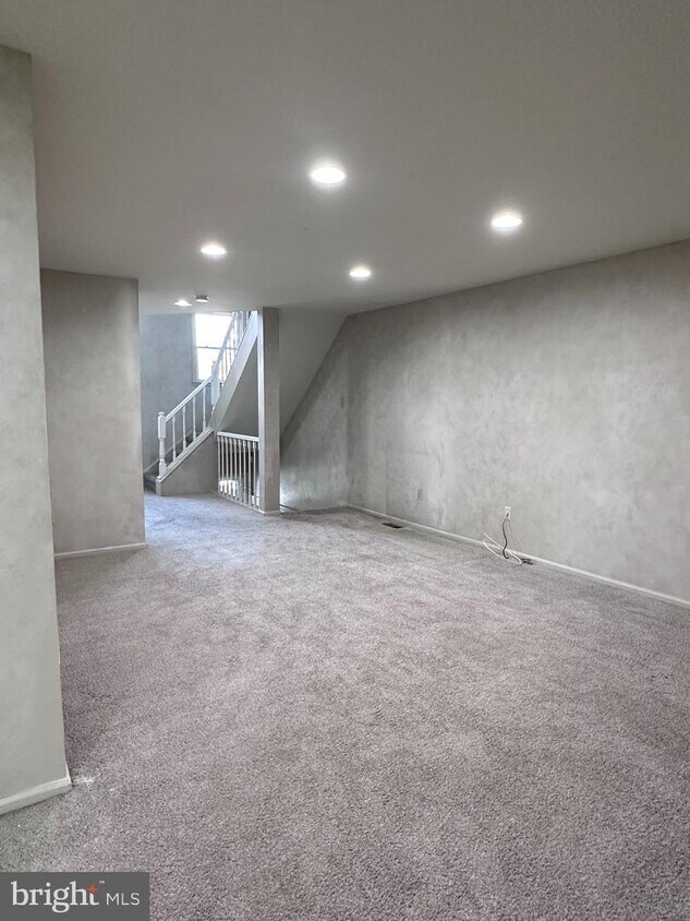 37 White Pine Ct, Lafayette Hill, PA 19444 Townhome Rentals in