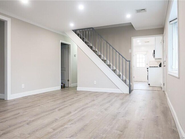 Building Photo - 60 Mountaindale Rd, Yonkers, NY 10710