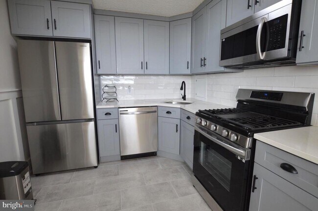 Foto del edificio - 1030 E Lancaster Ave