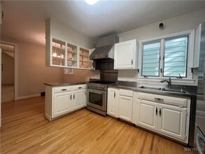 Building Photo - 411 Norwood Ave