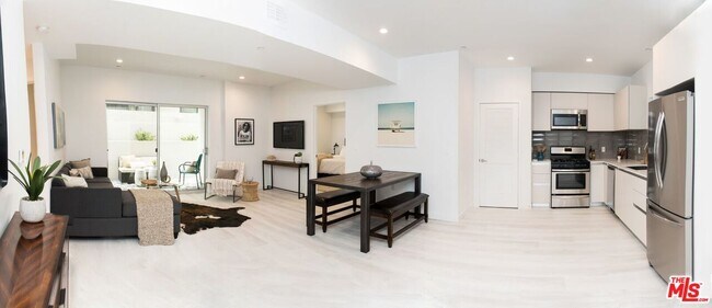 Foto del edificio - 625 S Barrington Ave