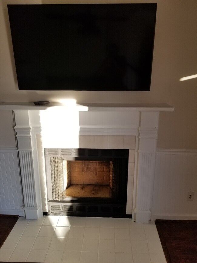 Foto del edificio - 1605 Hackberry Ln