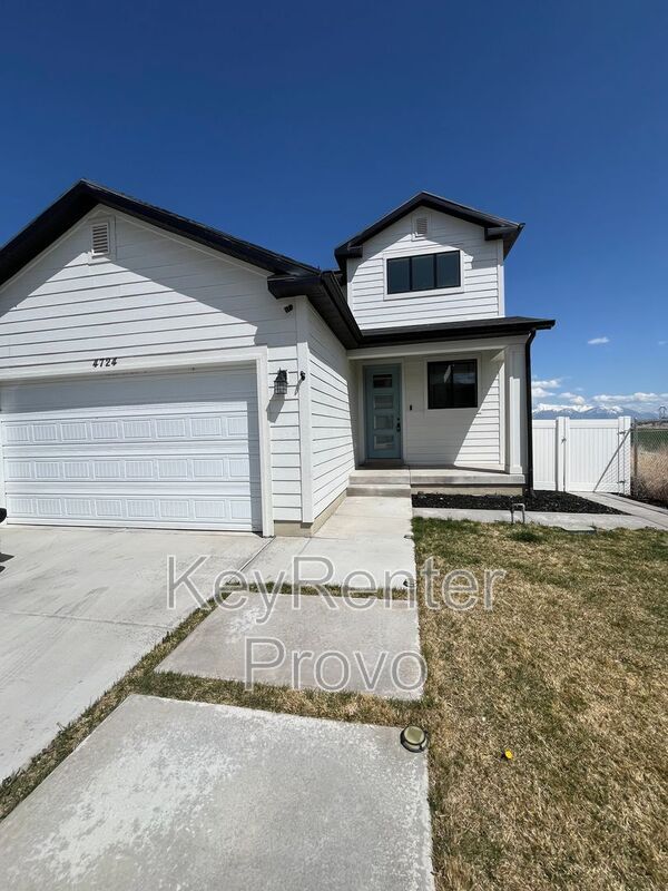 Primary Photo - 4724 E Lk Cor Dr