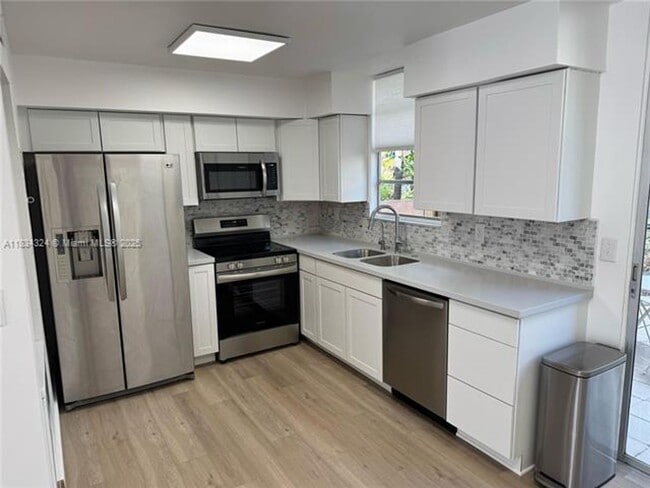 Building Photo - 6007 SW 69th St