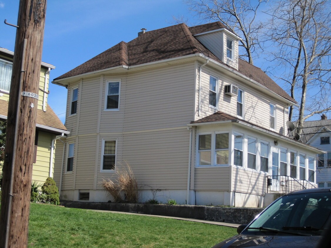Primary Photo - 329 Viviney St