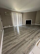 Building Photo - 526 E Spruce Dr