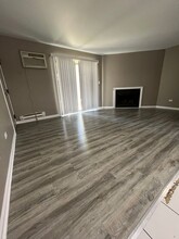 Building Photo - 526 E Spruce Dr