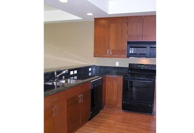 Building Photo - First Floor 2 Bedroom Cordata Condo
