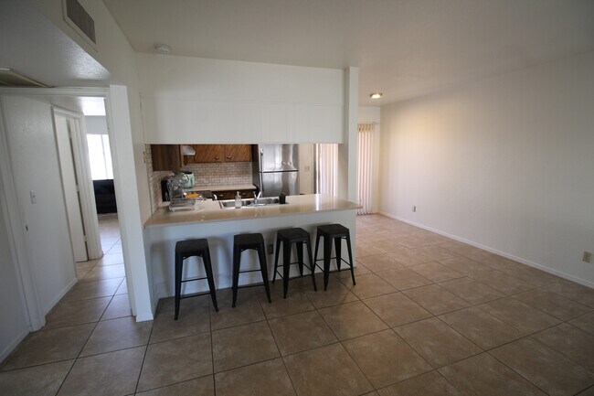 Foto del edificio - 8838 E Arbor St