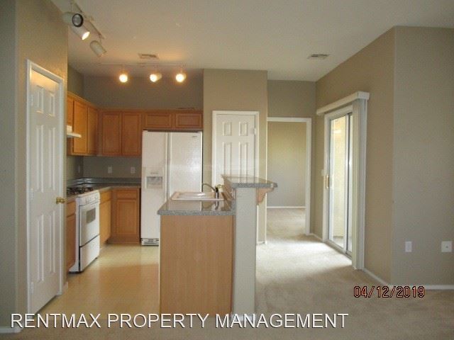 Foto del edificio - 2 br, 2 bath House - 3929 PEPPER THORN AVE...