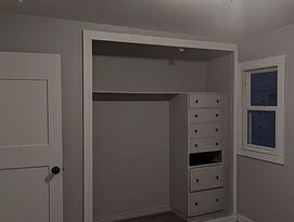 Foto del edificio - 1 Pennywood Ln