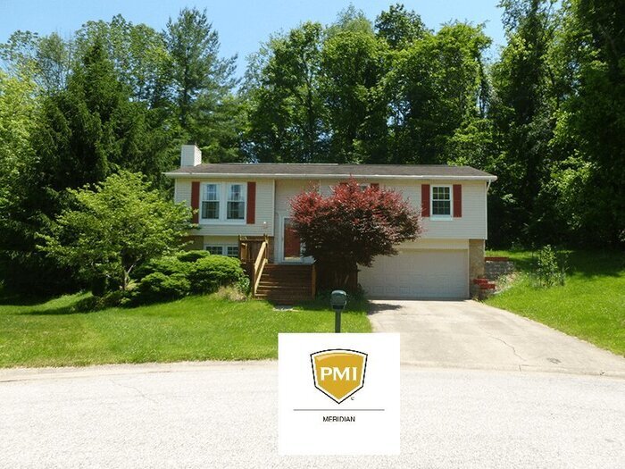 Primary Photo - Southside Bi-level 3BR/2.5BA