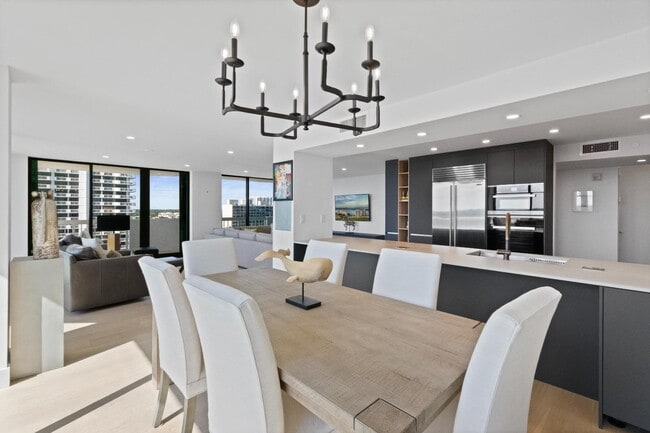 Foto del edificio - 115 Lakeshore Dr