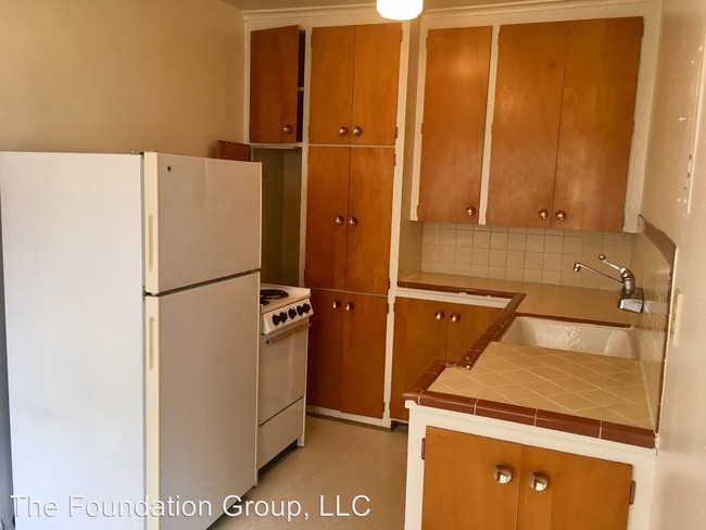 Building Photo - 715 1st Ave W