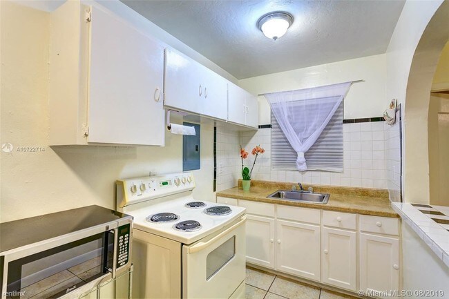 Foto del edificio - 2651 NW 13th St