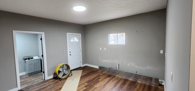 Building Photo - 429-431 Bolander