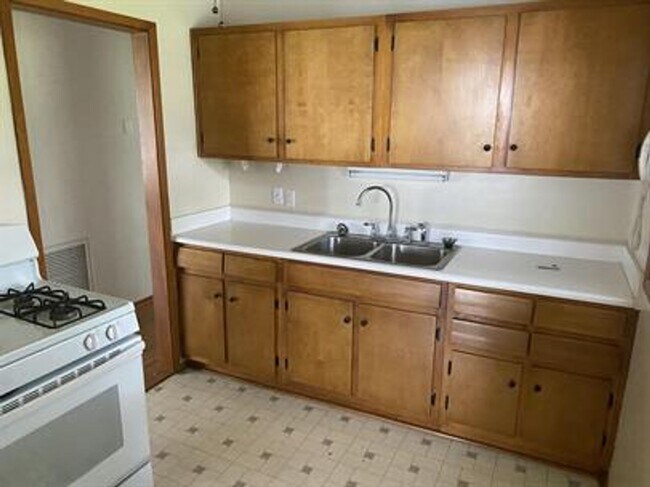 Foto del edificio - Charming 3 Bedroom, 2 Bath Home Near UAH!