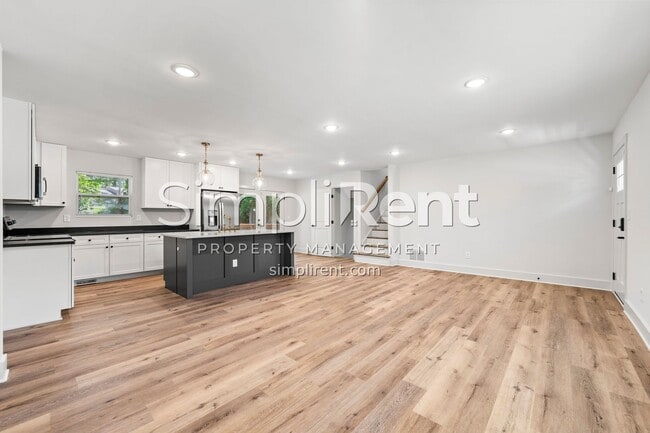 Foto del edificio - Newly Renovated 4/2.5 Home For Rent / First Month Free!