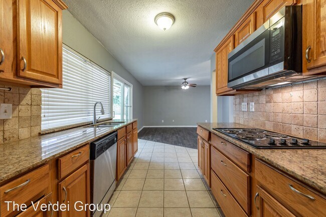 Building Photo - 3 br, 2 bath House - 5052 Pemberton Ln