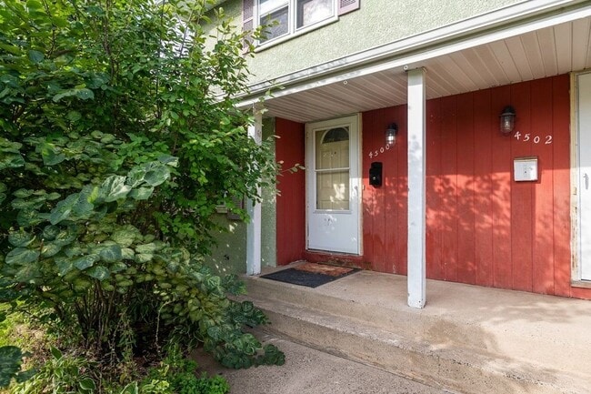 Building Photo - 4500 Tyler St NE
