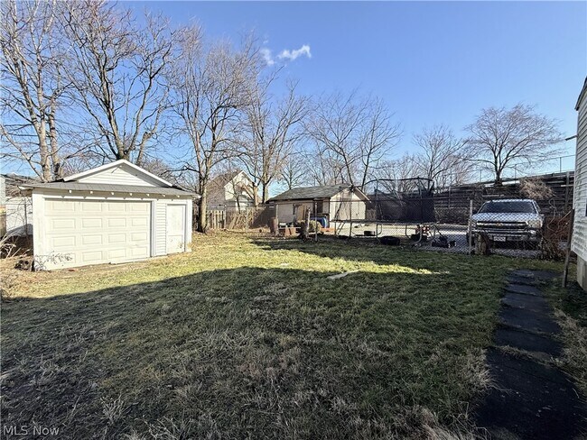 Foto del edificio - 1433 Kenmore Blvd