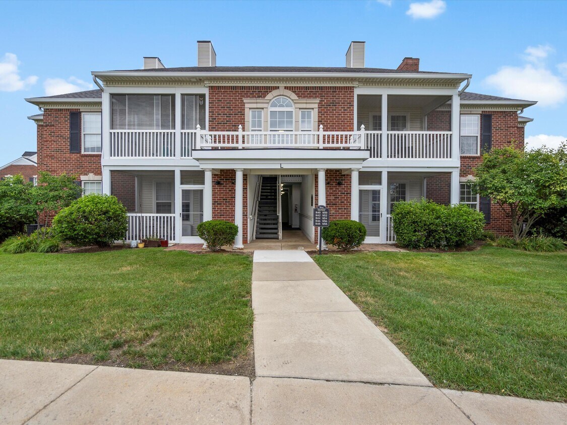 Foto principal - 846 W Summerfield Gln Cir