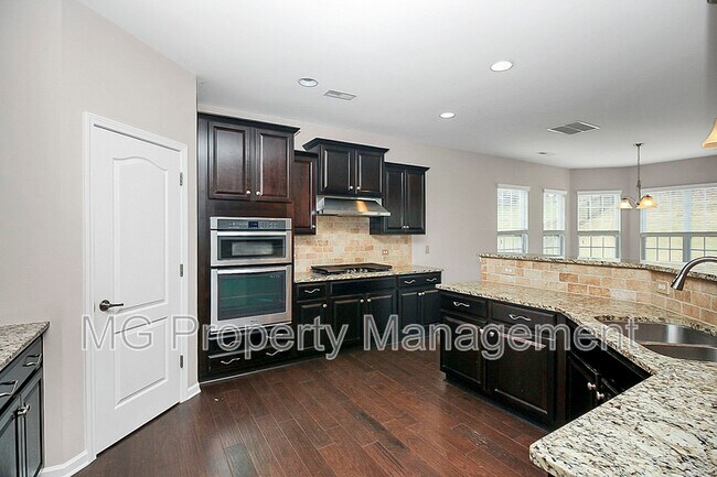 Foto del edificio - 15111 Brannock Hills Dr