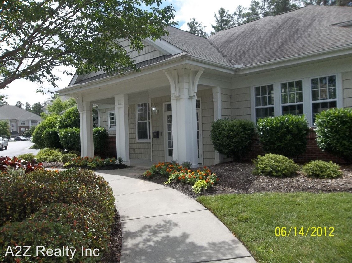 Building Photo - 732 Providence Glen Dr