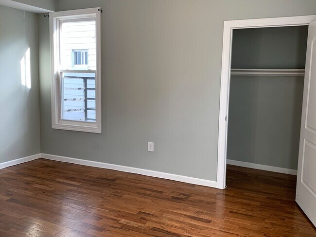 Foto del edificio - 499-503-503 Summer Ave