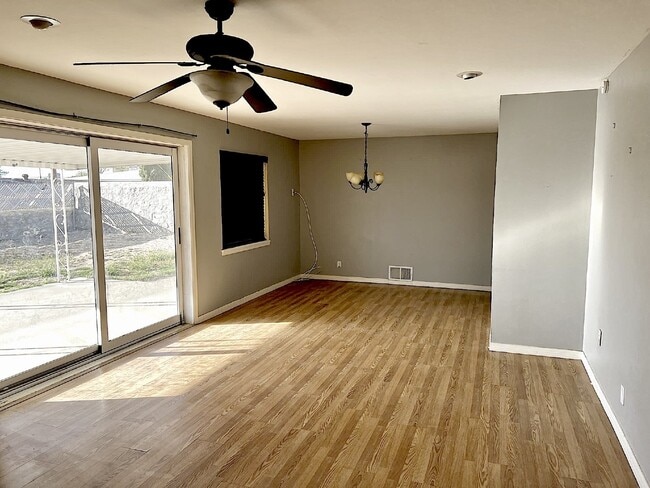 Building Photo - 112 De Leon Dr