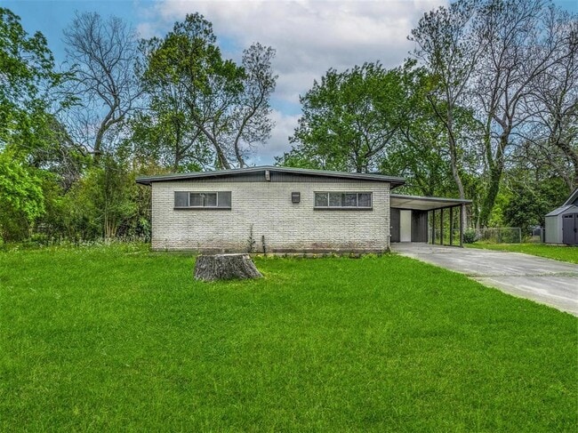 Building Photo - 107 Southern Oaks Dr