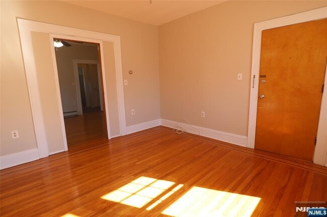 Building Photo - 549 2nd