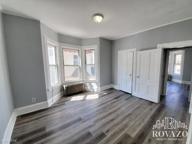 Building Photo - 2 br, 1 bath Apartment - 71 Lenox Ave 3